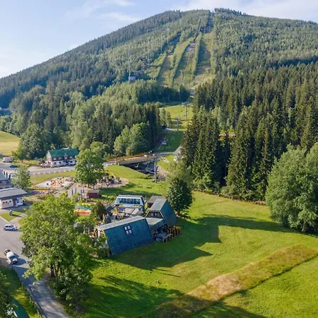 Hotel Skicentrum 3*