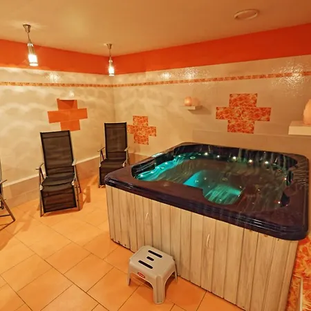 Hotel Skicentrum 3*